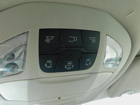 Used 2024 Chrysler Pacifica Select image 29