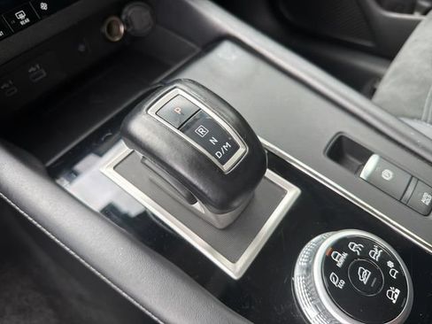 Used 2024 Mitsubishi Outlander SE AWD/4WD image 24