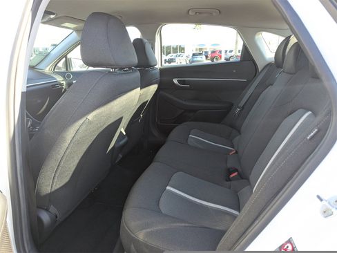 Used 2022 Hyundai Sonata SE image 16