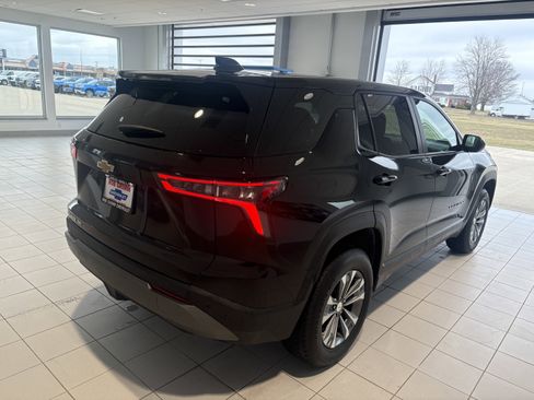 Used 2025 Chevrolet Equinox LT image 4