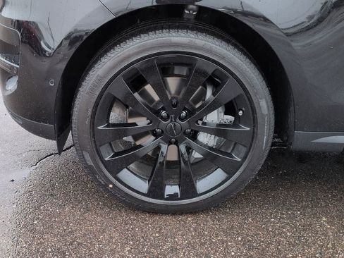 New 2026 Land Rover Range Rover Sport SE image 13