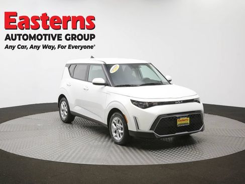 Used 2024 Kia Soul LX w/ Option Group 015 FWD image 49