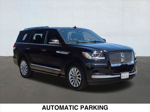 Certified 2023 Lincoln Navigator 2WD image 3