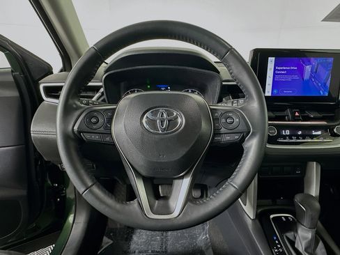 Used 2025 Toyota Corolla Cross LE image 15