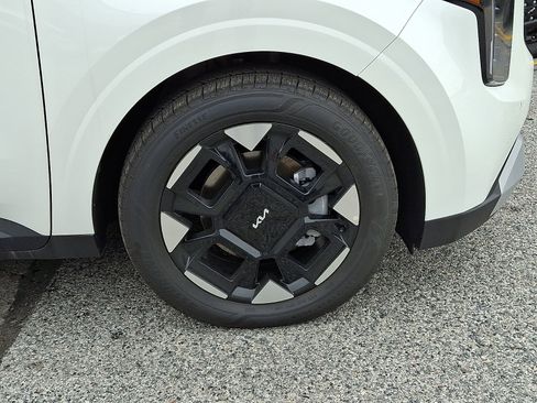 New 2026 Kia Carnival EX FWD image 10