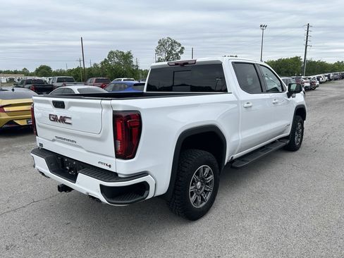 Used 2024 GMC Sierra 1500 AT4 w/ Technology Package AWD/4WD image 5