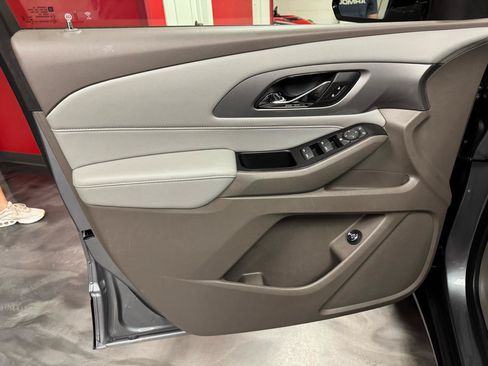 Used 2019 Chevrolet Traverse LT AWD/4WD image 17