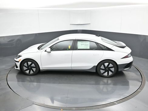 New 2025 Hyundai Ioniq 6 SE image 46