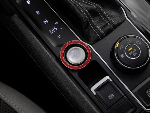 Used 2021 Volkswagen Atlas SEL Premium image 20