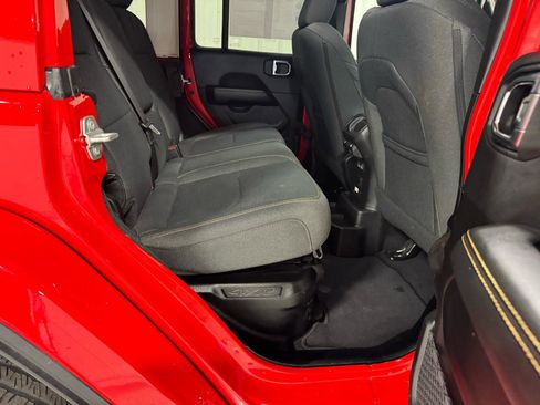 Used 2025 Jeep Wrangler Sahara w/ Safety Group image 12