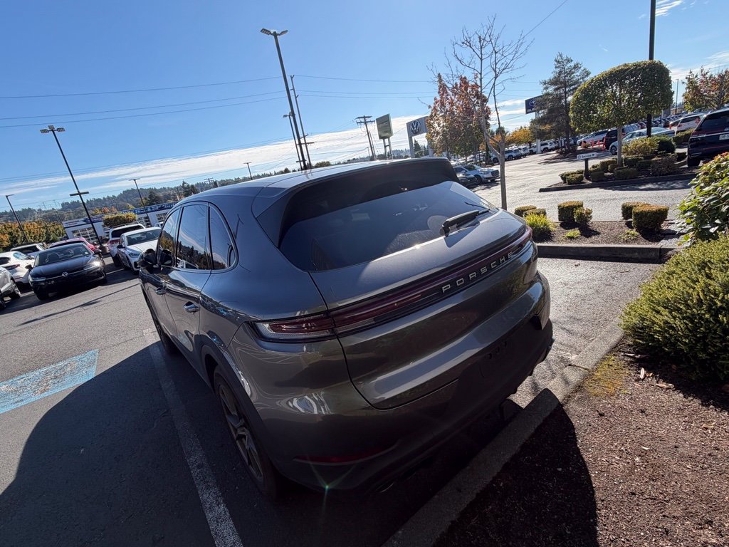 Used 2024 Porsche Cayenne S AWD/4WD image 10