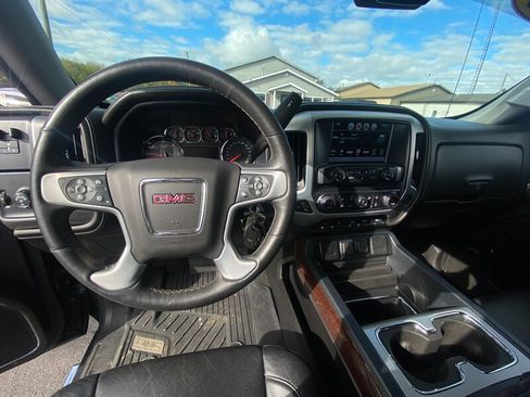 Used 2018 GMC Sierra 1500 SLT w/ Enhanced Driver Alert Package image 32