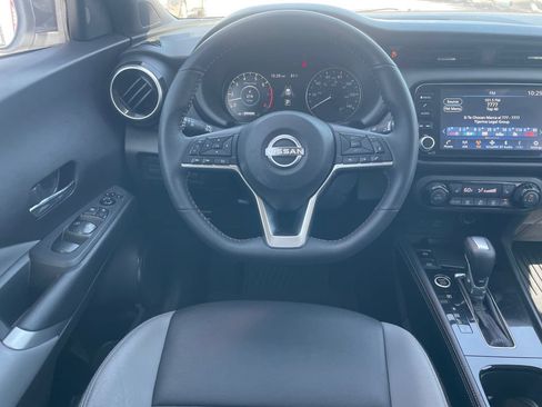 Certified 2024 Nissan Kicks SR w/ SR Premium Package FWD image 10