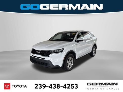 Used 2023 Kia Sorento LX AWD/4WD image 1
