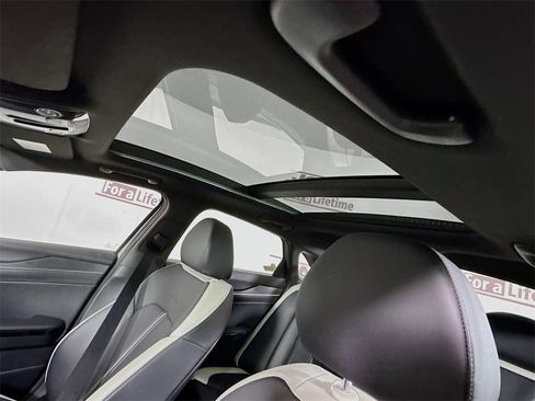 Used 2025 Kia K5 GT-Line w/ GT-Line Premium Package image 11