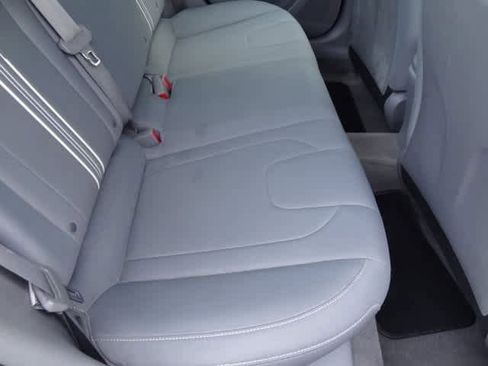 Used 2023 Hyundai Elantra SEL image 9