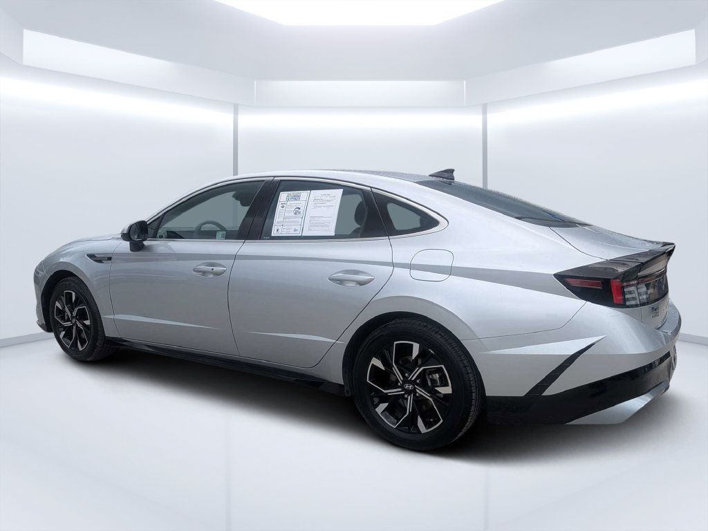 Used 2025 Hyundai Sonata SEL FWD image 6