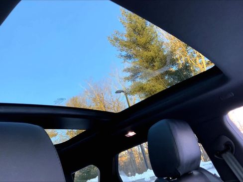 Used 2026 Land Rover Range Rover Evoque Dynamic SE image 14