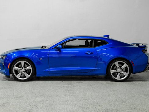 Used 2018 Chevrolet Camaro SS RWD image 9