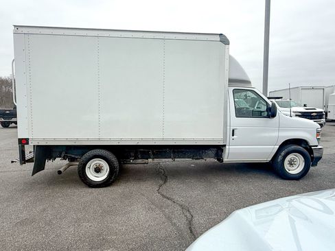 Used 2025 Ford E-350 and Econoline 350 Super Duty w/ Power Equipment Group image 8