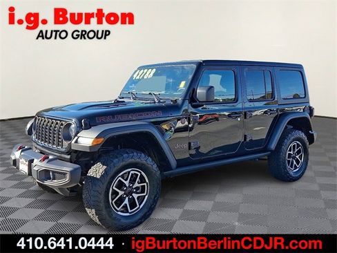 Used 2024 Jeep Wrangler Unlimited Rubicon image 3