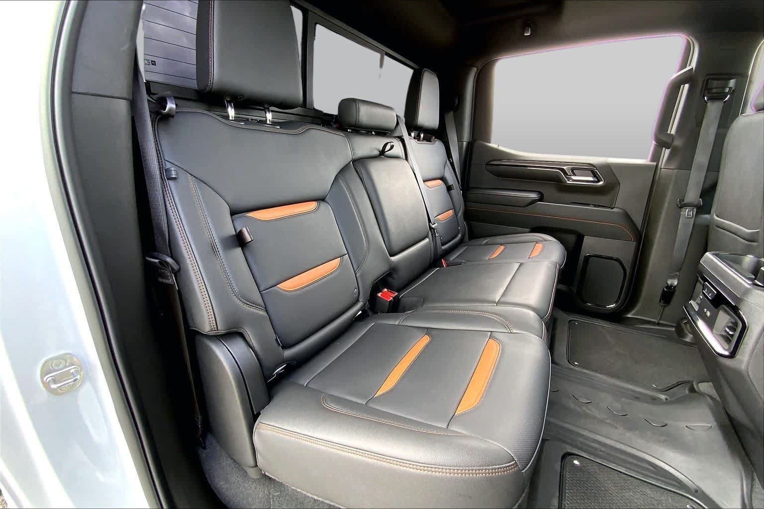 Used 2024 GMC Sierra 1500 AT4 w/ Technology Package AWD/4WD image 19