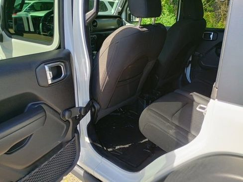 Used 2021 Jeep Wrangler Unlimited Sport image 19