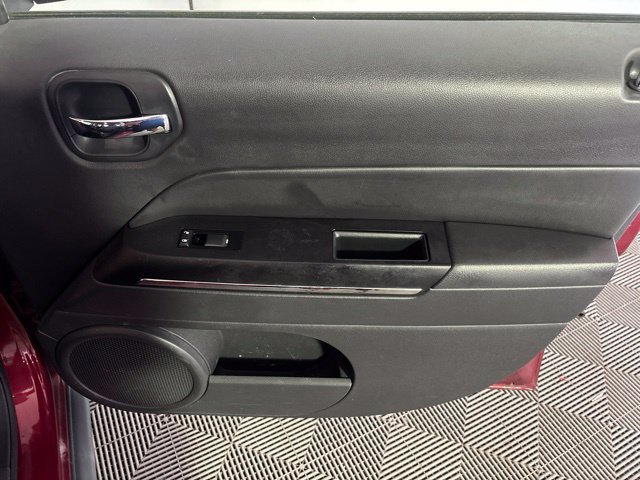 Used 2011 Jeep Patriot Latitude AWD/4WD image 19