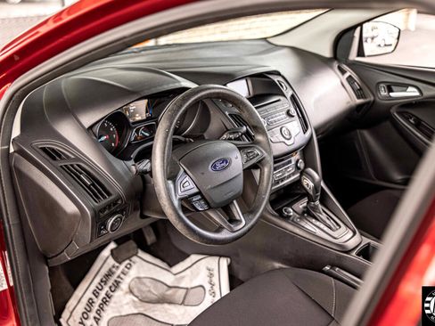 Used 2017 Ford Focus SE image 19