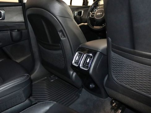 Used 2025 Kia Sorento SX AWD/4WD image 65