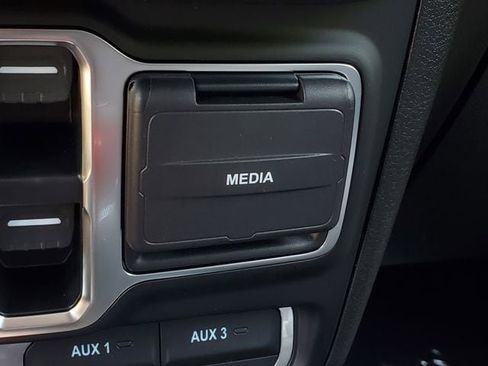 Certified 2025 Jeep Wrangler Rubicon image 33