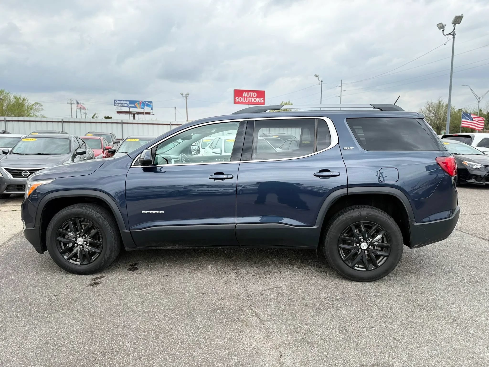 Used 2019 GMC Acadia SLT FWD image 13
