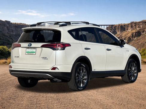 Used 2018 Toyota RAV4 Limited image 3