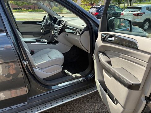 Used 2015 Mercedes-Benz ML 250 BlueTEC 4MATIC w/ Premium 1 Package image 13