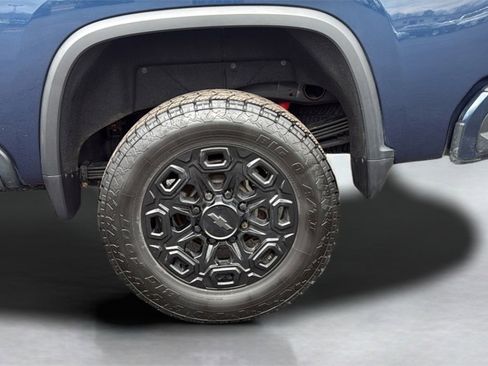 Used 2023 Chevrolet Silverado 2500 High Country w/ Technology Package image 14