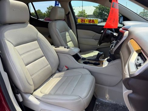 Used 2017 GMC Acadia Denali w/ Technology Package FWD image 19