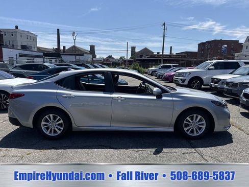 Used 2025 Toyota Camry LE FWD image 3