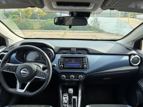 Used 2025 Nissan Versa SV image 31