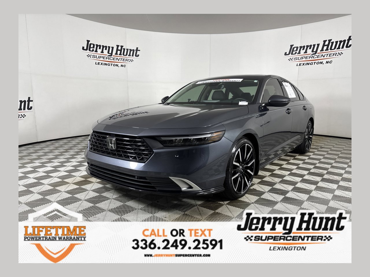 Used 2024 Honda Accord Touring image 1