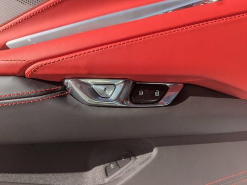 Used 2023 Chevrolet Corvette Stingray Premium Conv w/ Z51 Performance Package RWD image 14