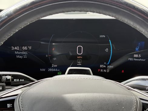 Certified 2024 Cadillac Lyriq Luxury w/ Nappa Leather Package AWD/4WD image 23