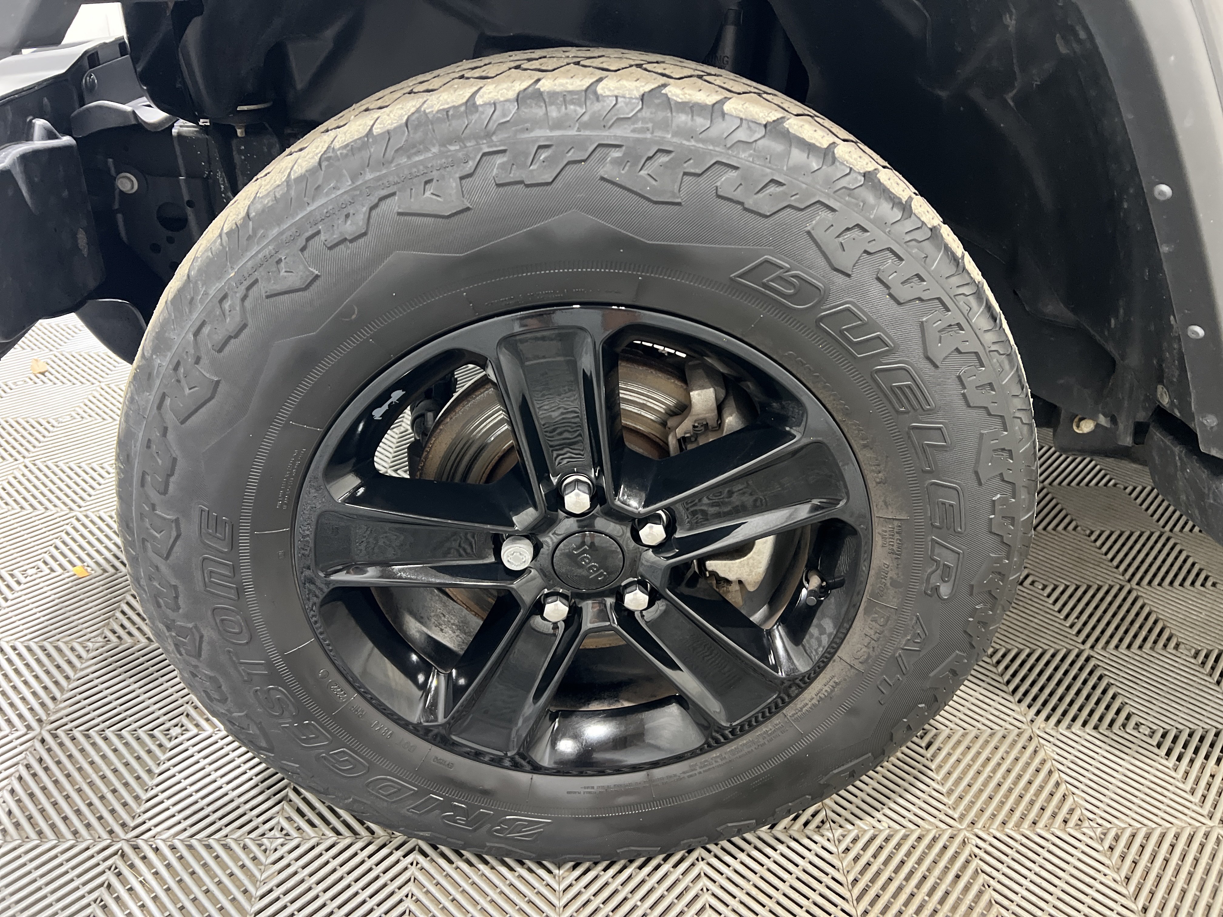Used 2022 Jeep Wrangler Unlimited Sahara AWD/4WD image 5