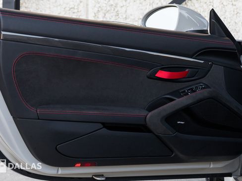 Used 2022 Porsche 718 Boxster Spyder RWD image 23