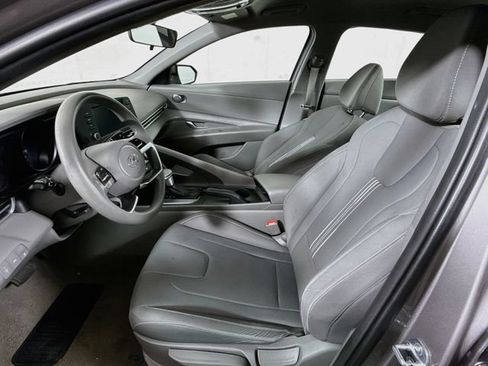 Used 2023 Hyundai Elantra SEL FWD image 21