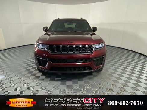 New 2026 Jeep Grand Cherokee Altitude image 2