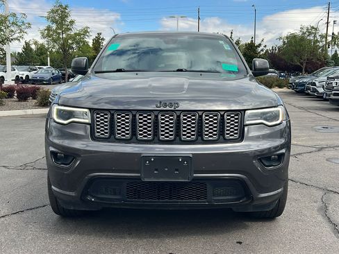Used 2021 Jeep Grand Cherokee Laredo X AWD/4WD image 2