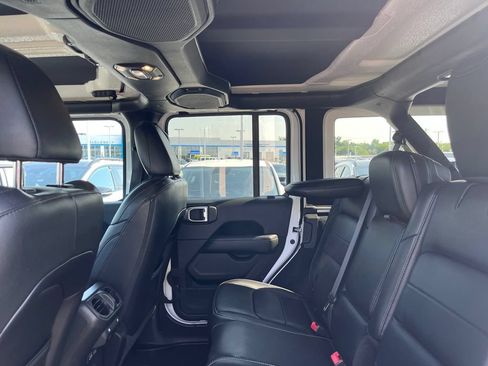 Used 2019 Jeep Wrangler Unlimited Sahara AWD/4WD image 20