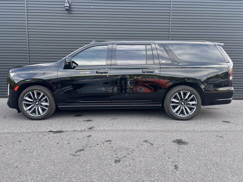 Used 2021 Cadillac Escalade ESV Sport w/ Driver Assist Tech Package AWD/4WD image 2