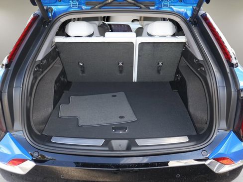 New 2026 Cadillac Optiq Luxury 1 image 17