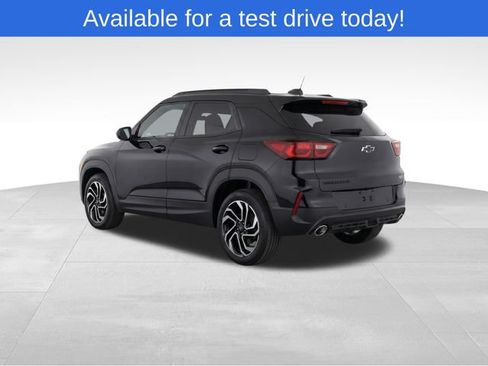 Used 2026 Chevrolet TrailBlazer RS w/ Convenience Package AWD/4WD image 3